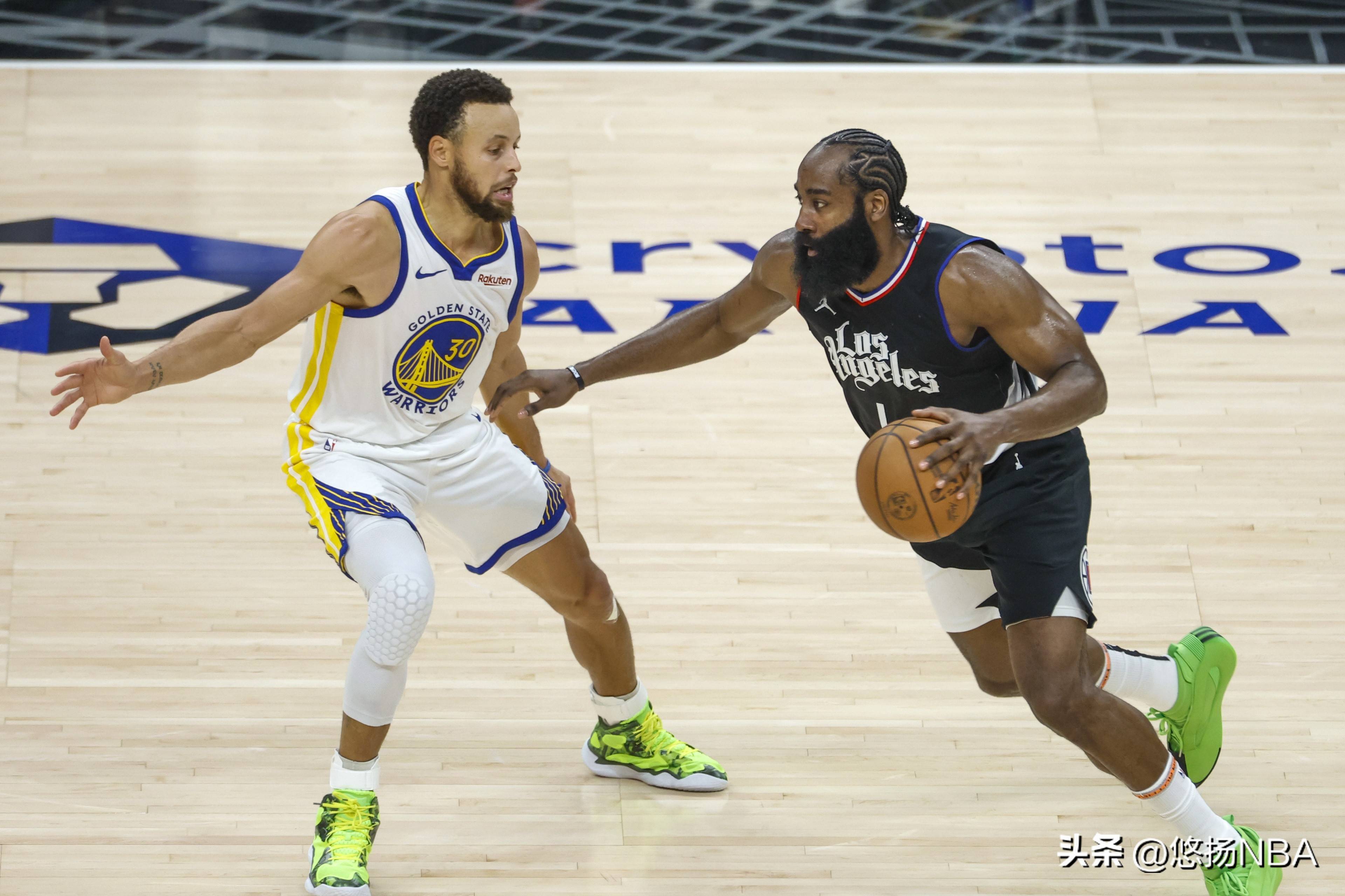 包含NBA历史：库里三分球命中率突破42%，极限投篮技术！的词条