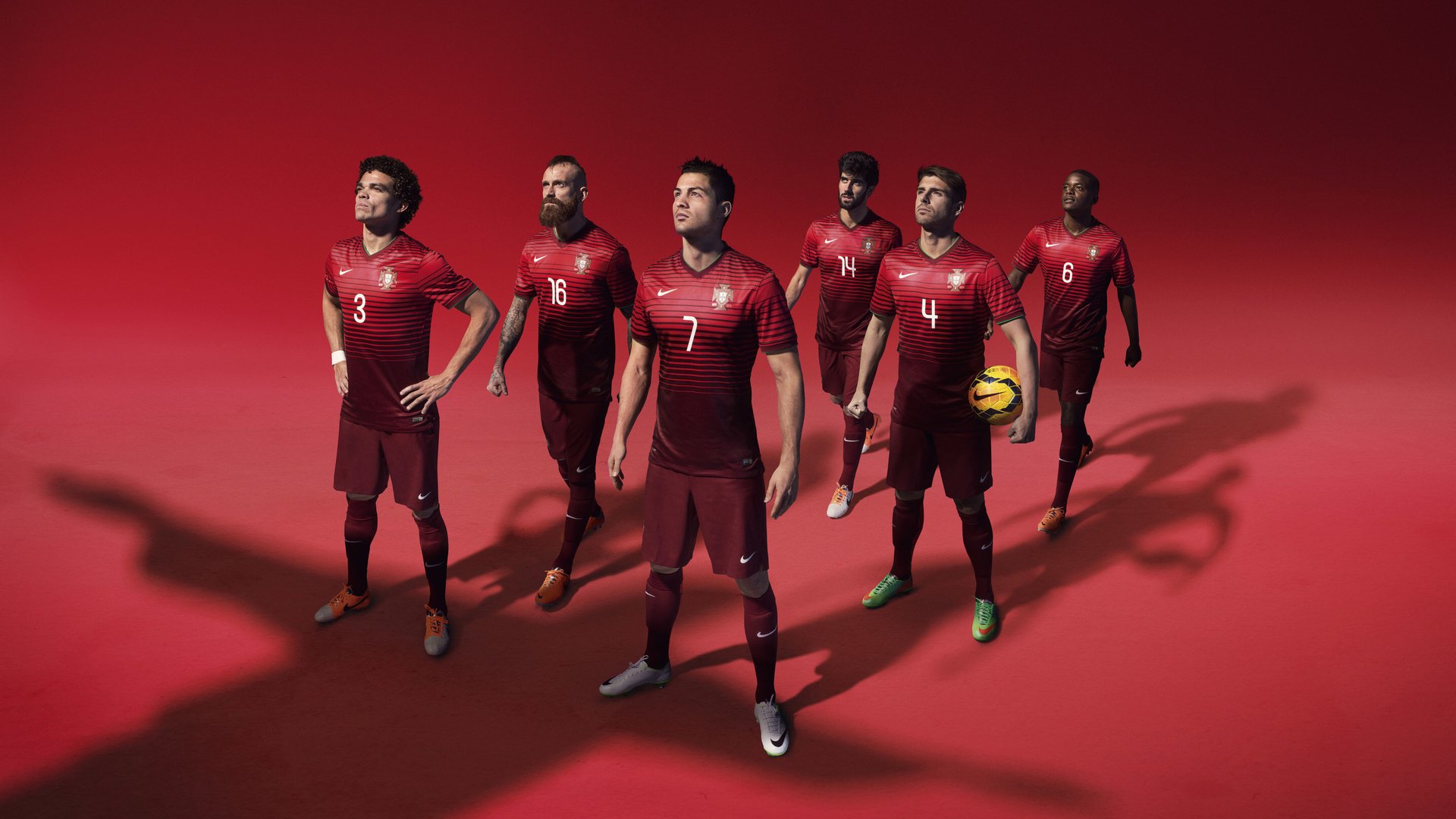 开云体育全站app下载优惠-曼联豪掷巨资引进新锋线，目标争夺联赛冠军，曼联新款